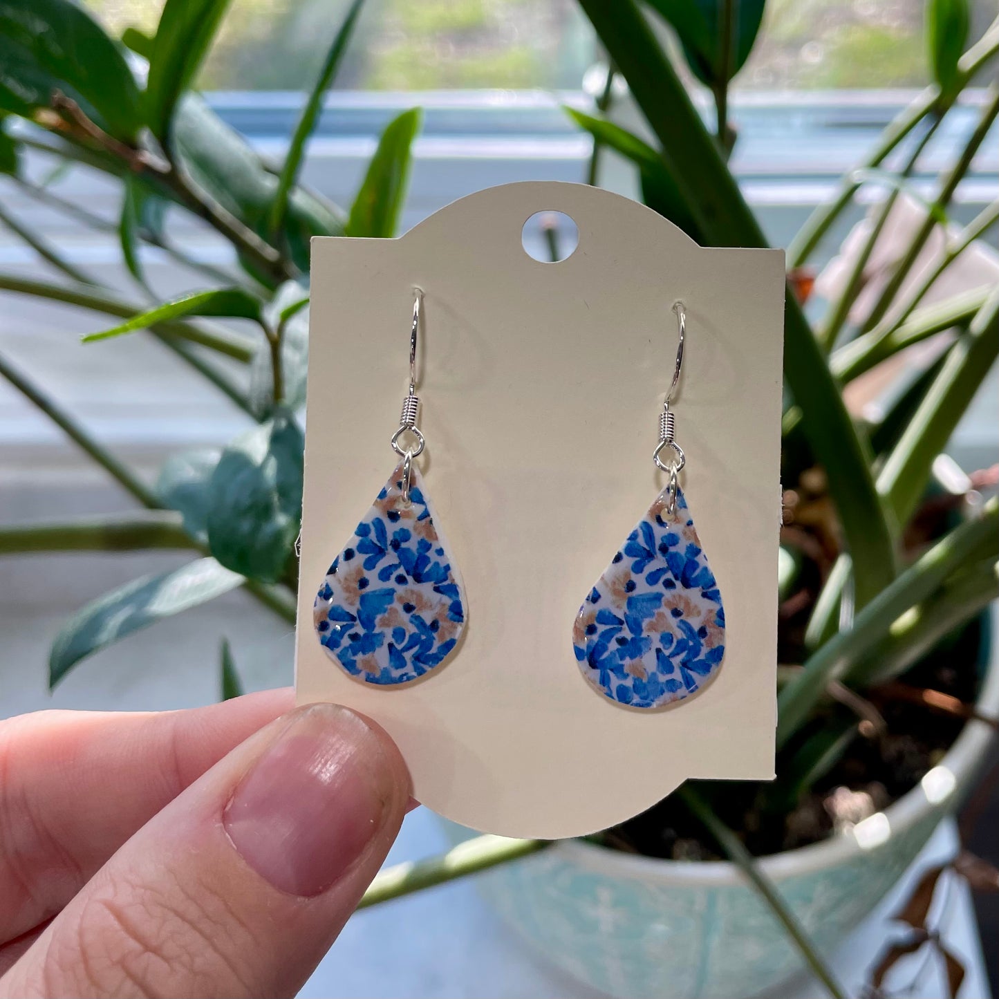 Dainty Blues Maryann