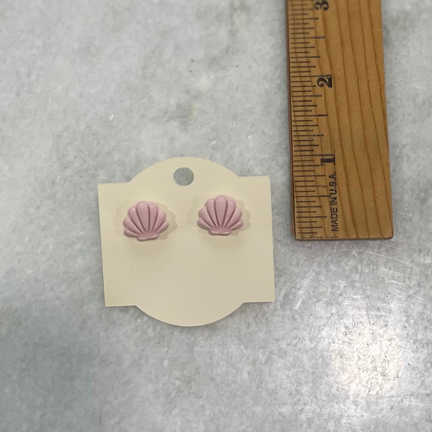Fan Shell Stud
