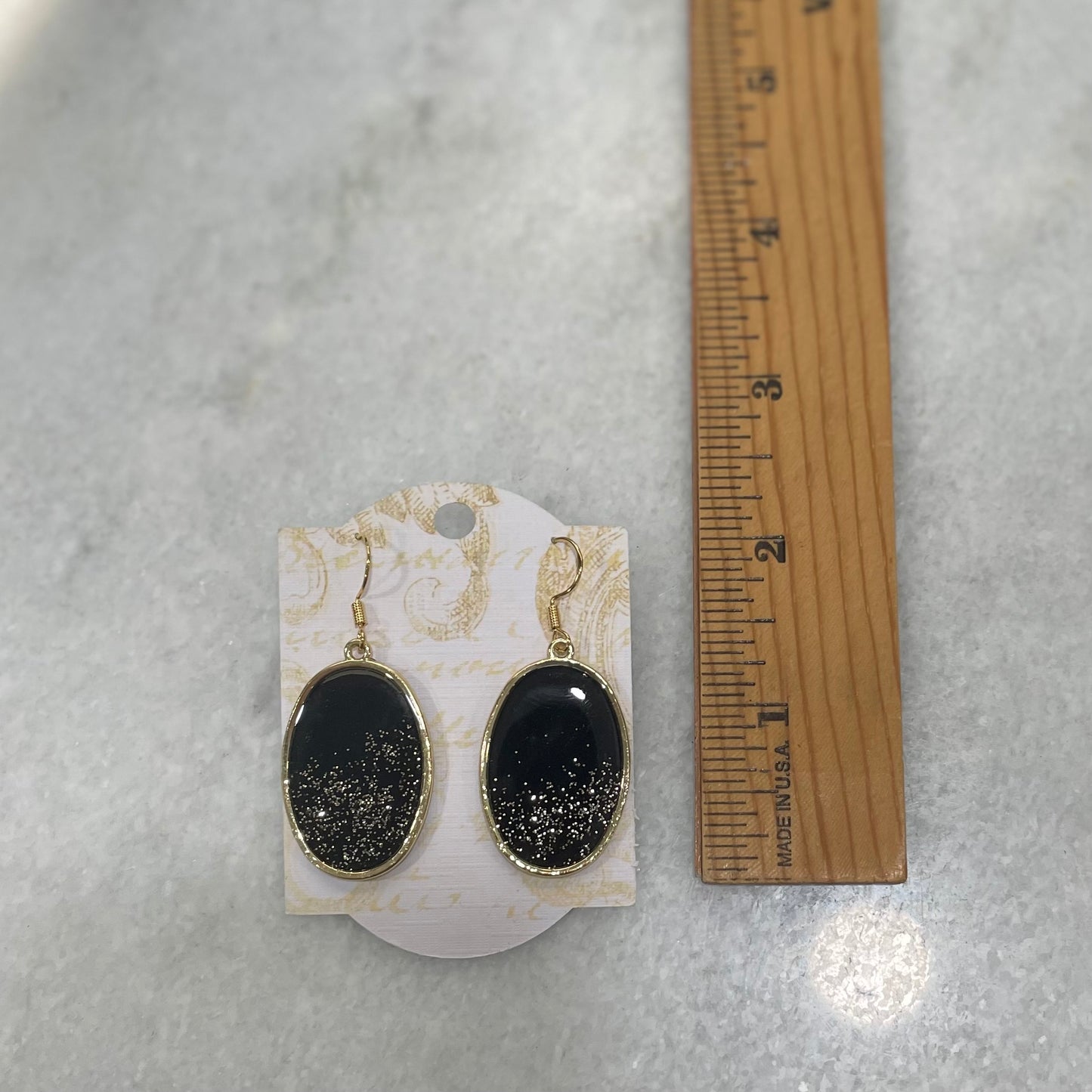 Sparkly Bezeled Oval