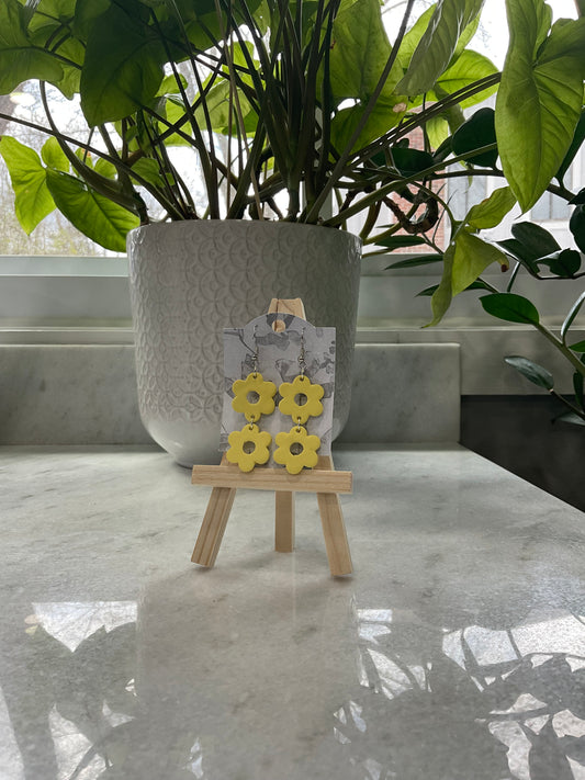 Retro Cascading Floral Spring Yellows