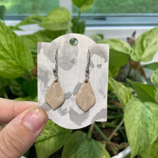 Tan Marble Carrie
